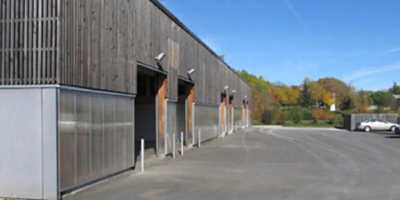 Flex in SAINT-JULIEN-L'ARS for lease Building Photo- Image 1 of 3