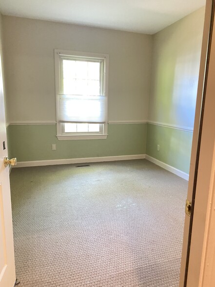 1829 E Franklin St, Chapel Hill, NC for sale - Interior Photo - Image 1 of 1