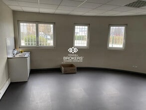 Office in Voreppe for lease Interior Photo- Image 2 of 5