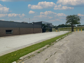 100 Ronson Dr, Toronto, ON for lease Building Photo- Image 2 of 4