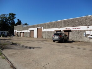 3902 Creekmont Dr, Houston, TX for lease Interior Photo- Image 1 of 8
