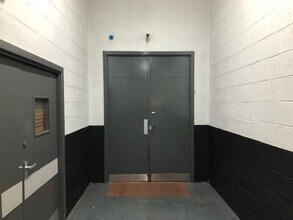 Huddersfield Rd, Oldham for lease Interior Photo- Image 1 of 1