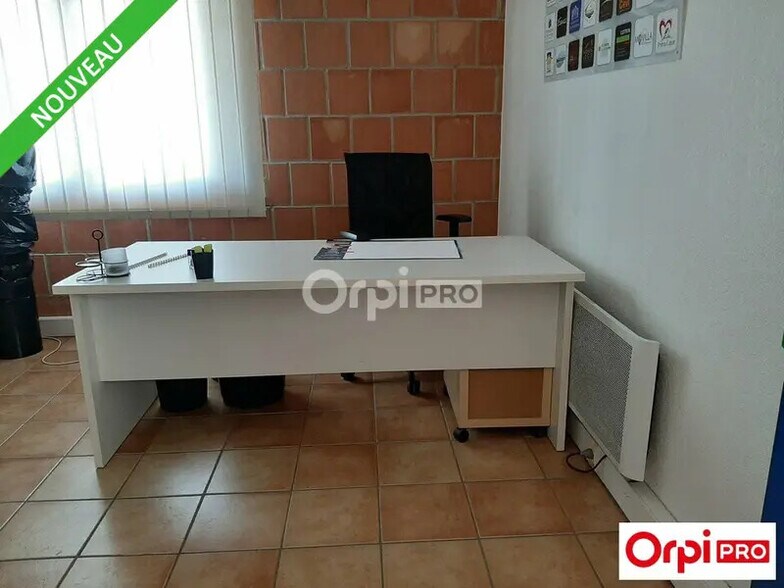 Office in Valence for lease - Building Photo - Image 2 of 7