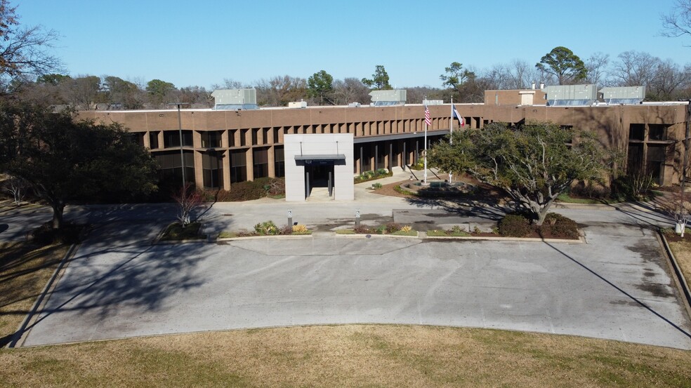 501 Shelley Dr, Tyler, TX for lease - Building Photo - Image 2 of 7