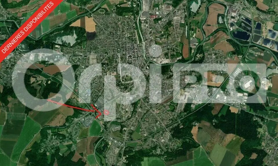 Retail in Soissons for lease Building Photo- Image 1 of 14