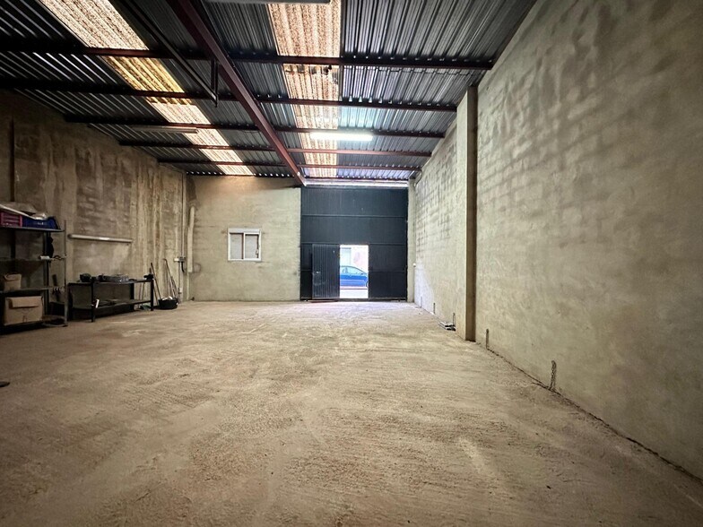 Industrial in Valencia de Alcántara for sale - Building Photo - Image 2 of 6