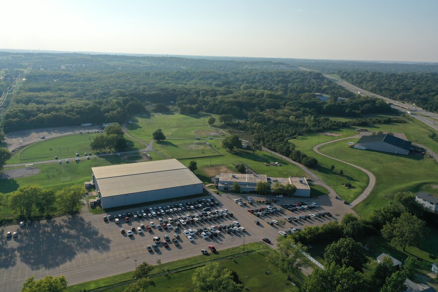 3909 SW Burlingame Rd, Topeka, KS for sale - Building Photo - Image 1 of 11