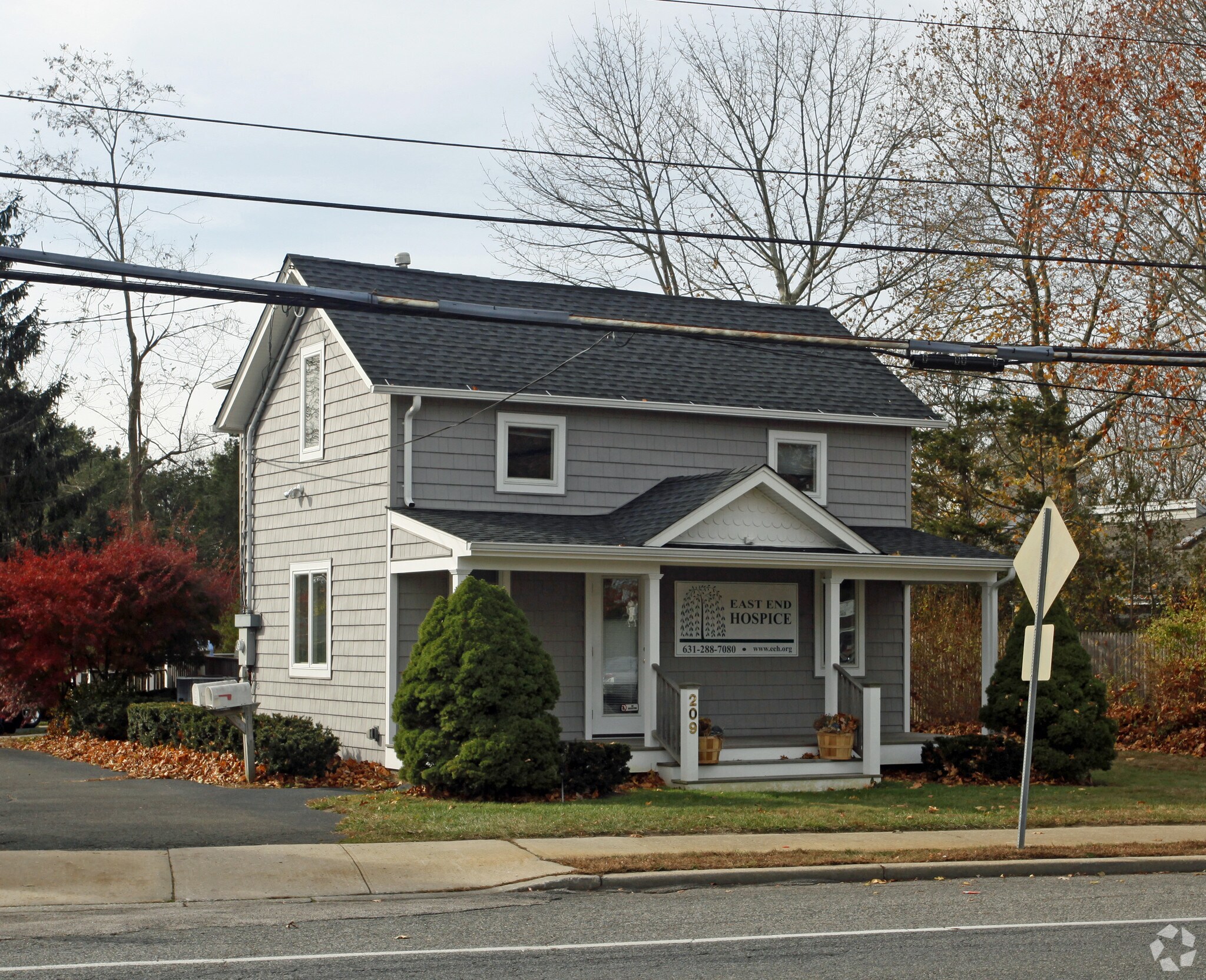 209 Mill Rd, Westhampton Beach, NY for sale Primary Photo- Image 1 of 1