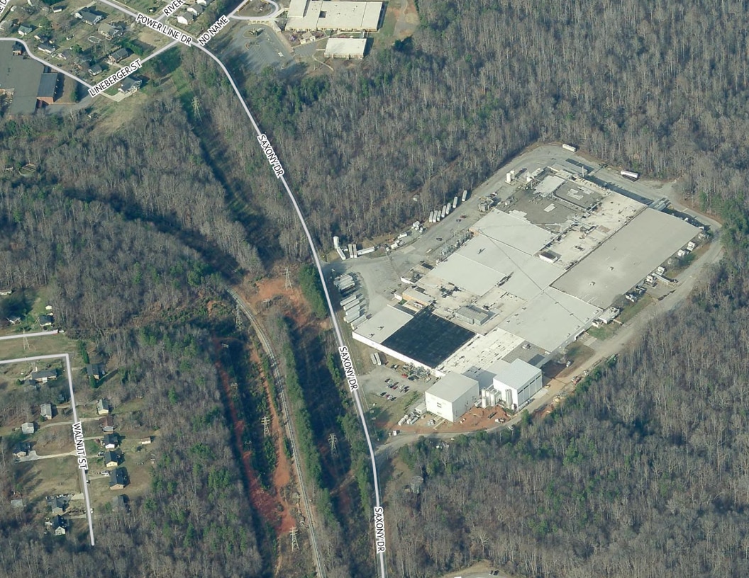 200 Saxony Dr, Lowell, NC for sale Primary Photo- Image 1 of 4