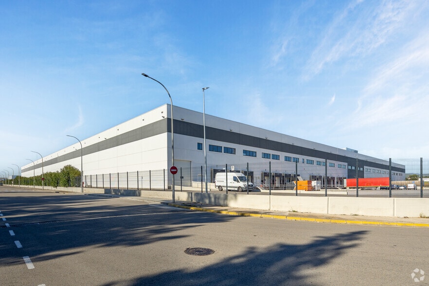 Industrial in Santa Margarida i els Monjos, Barcelona for lease - Building Photo - Image 3 of 5