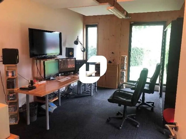 Office in Wambrechies for lease - Interior Photo - Image 3 of 5