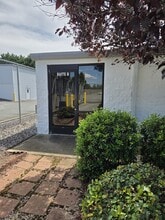 809 S Main St, Troutman, NC for lease Interior Photo- Image 1 of 4