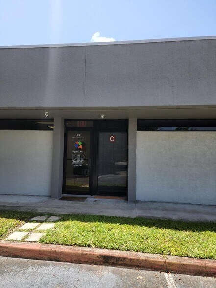 1495 Forest Hill Blvd, West Palm Beach, FL for sale - Primary Photo - Image 1 of 1