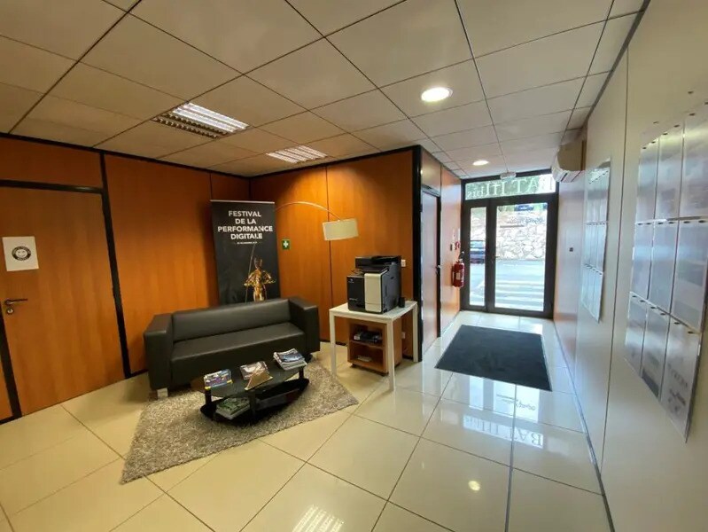 1 Rond-Point De La Résistance, Saint-Jean for lease Lobby- Image 1 of 15