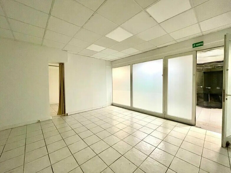 Retail in Cagnes-sur-Mer for lease - Interior Photo - Image 3 of 4