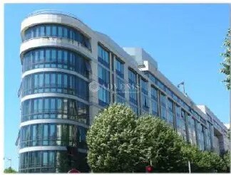 Office in Rueil-Malmaison for lease Building Photo- Image 1 of 13