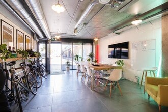 14 Triangle Rd, London for lease Interior Photo- Image 2 of 6