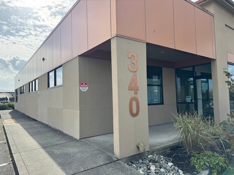 340 E George Hopper Rd, Burlington, WA for lease - Building Photo - Image 2 of 11