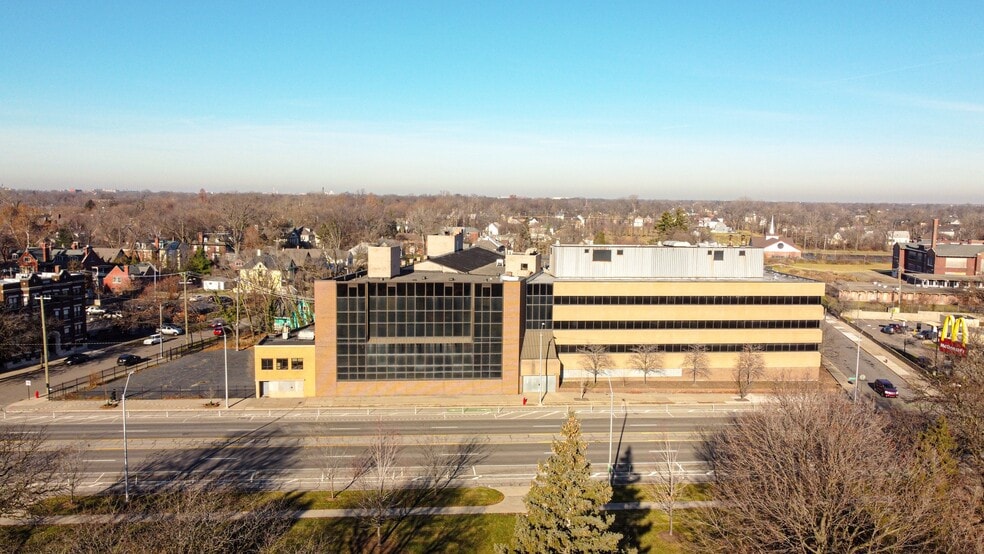 8701-8735 E Jefferson Ave, Detroit, MI for sale - Building Photo - Image 1 of 19
