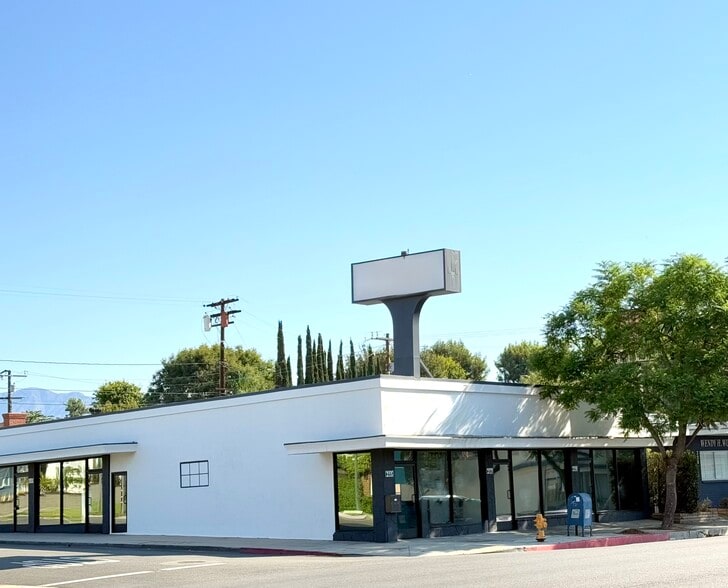 215-219 E Las Tunas Dr, San Gabriel, CA for lease - Building Photo - Image 1 of 15