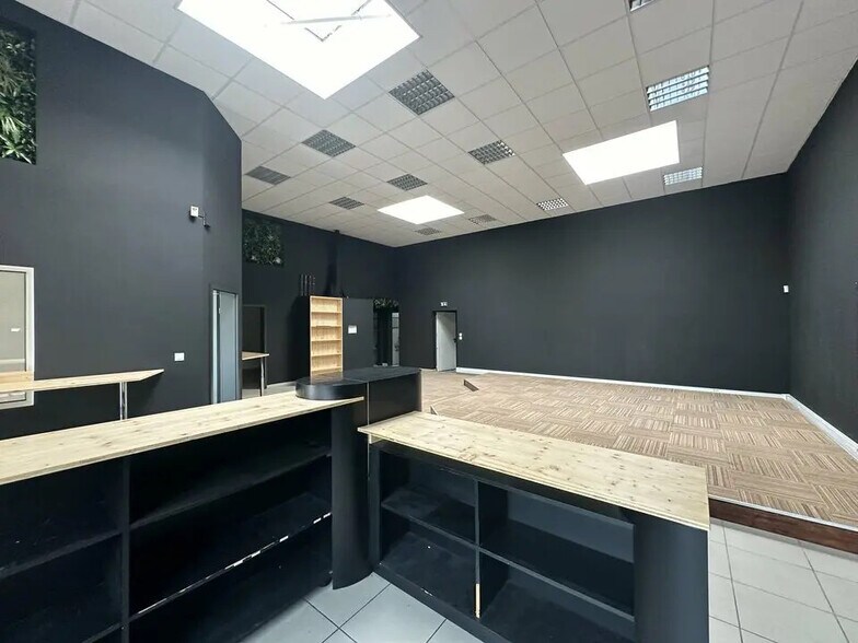 Flex in OSTWALD for lease - Interior Photo - Image 3 of 11