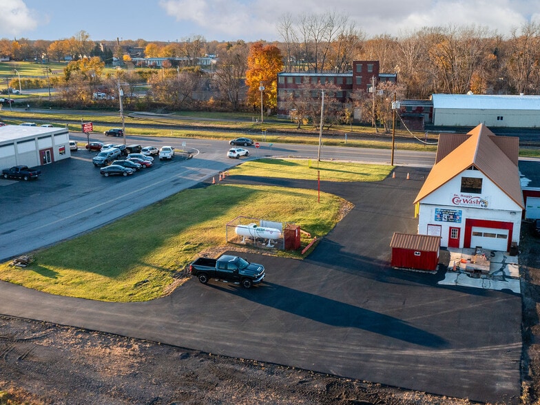627 Erie Ave, North Tonawanda, NY for sale - Building Photo - Image 3 of 9