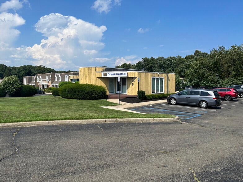 111 Sylvan Ave, Miller Place, NY 11764