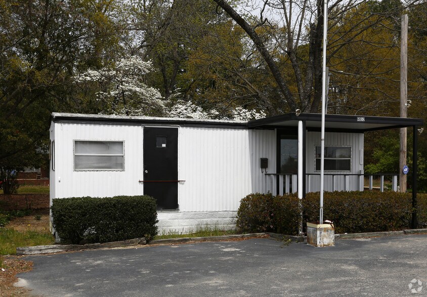 5012 Raeford Rd, Fayetteville, NC 28304