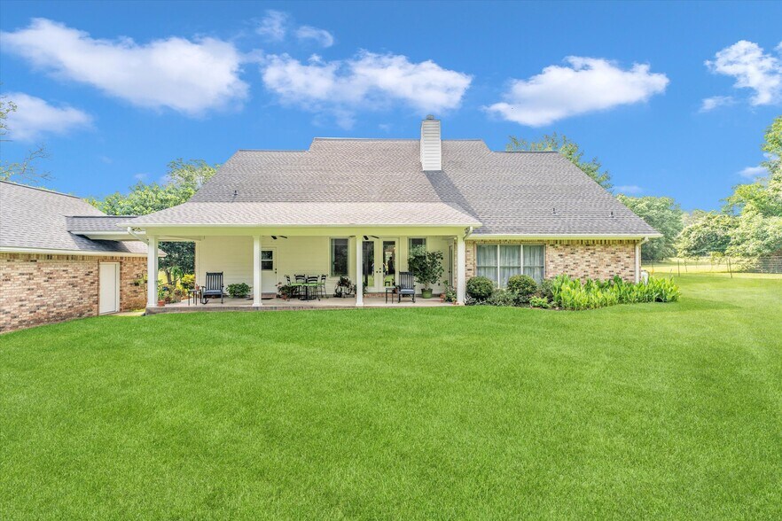 115 Tanglewood Dr, Huntsville, TX for sale - Building Photo - Image 2 of 41