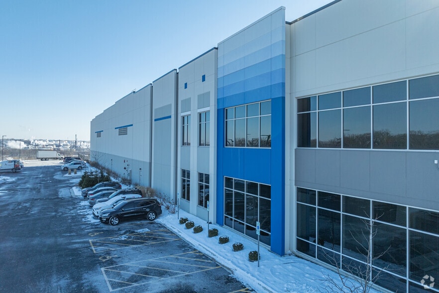 1301 N Abbott Rd, Romeoville, IL for lease - Building Photo - Image 2 of 6