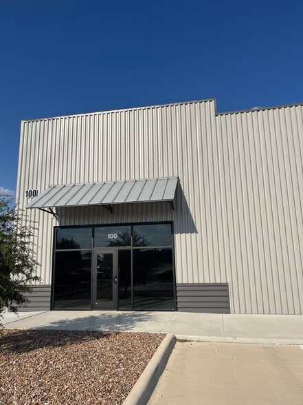 741 Generations Dr, New Braunfels, TX for lease - Building Photo - Image 2 of 7