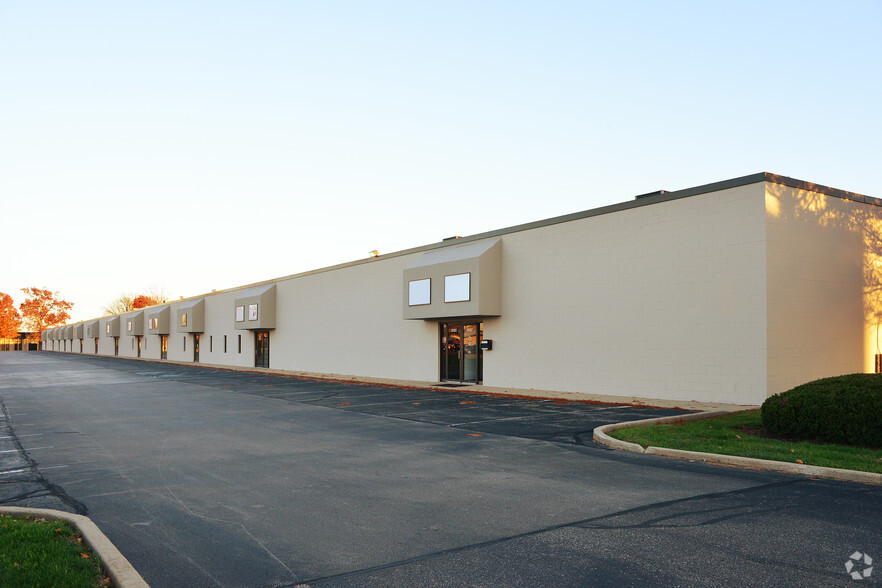 8545-8587 Zionsville Rd, Indianapolis, IN for lease - Building Photo - Image 3 of 11