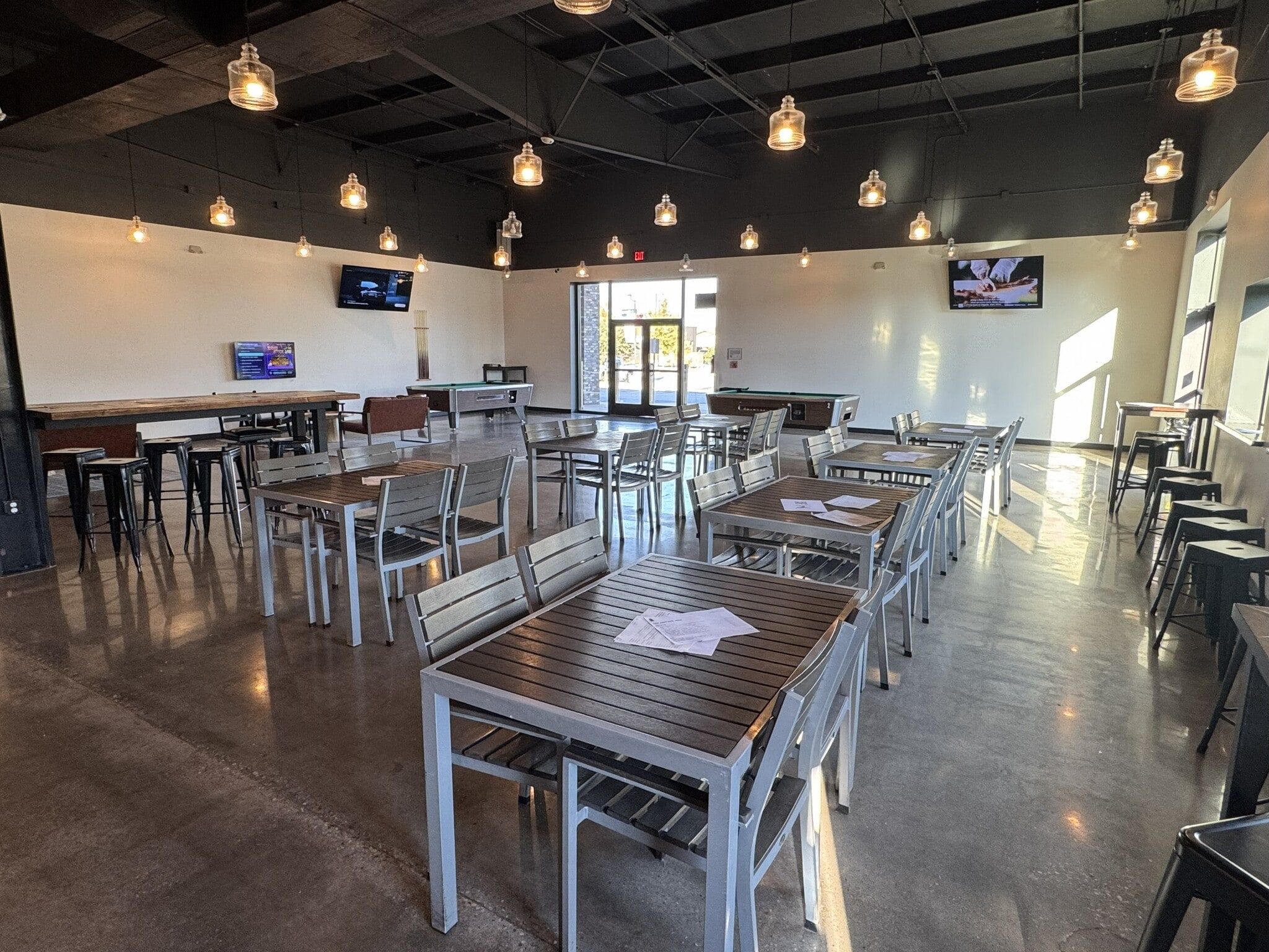 714-738 W Main St, Jenks, OK for lease Interior Photo- Image 1 of 11