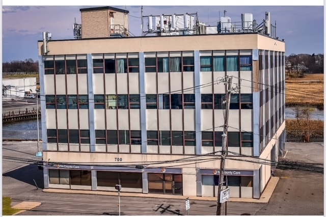 700 Rockaway Tpke, Lawrence, NY for lease - Building Photo - Image 1 of 12