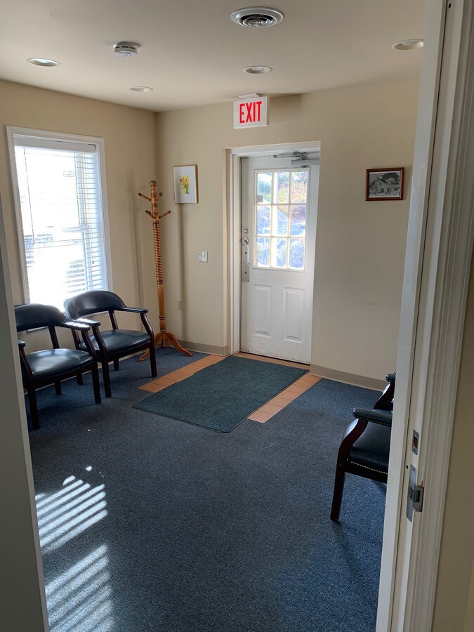 1881 Loucks Rd, York, PA 17408