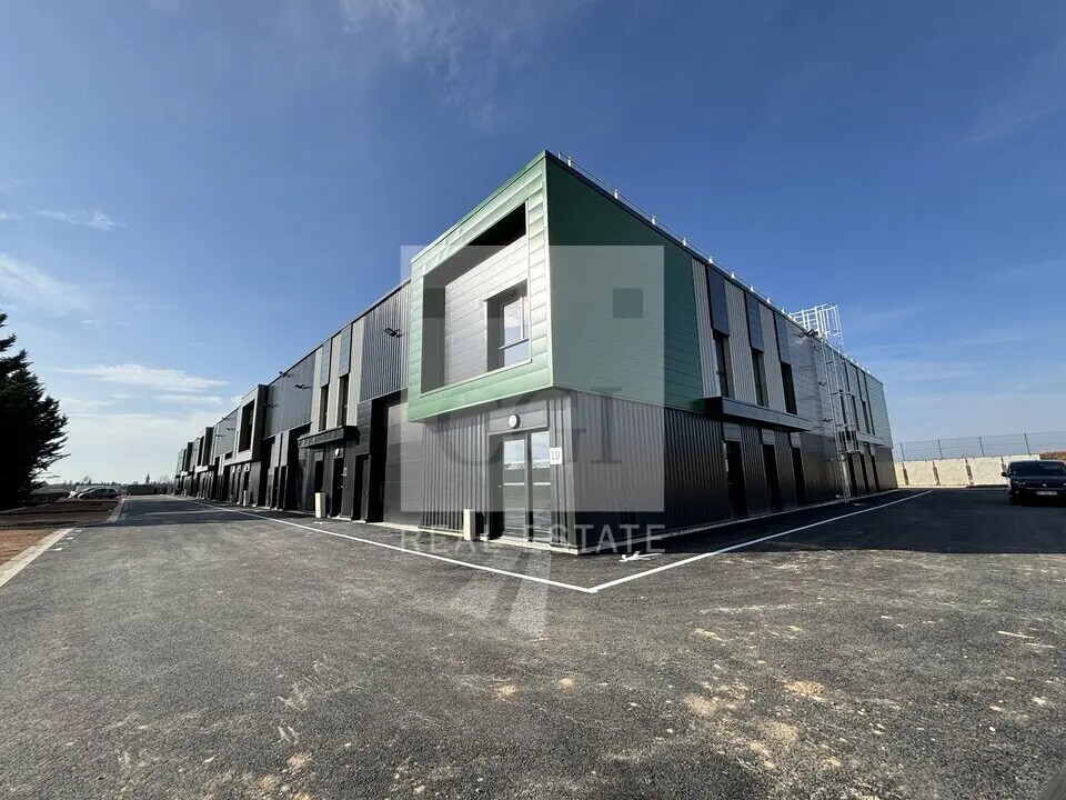 Flex in Villette-d'Anthon for lease Building Photo- Image 1 of 26