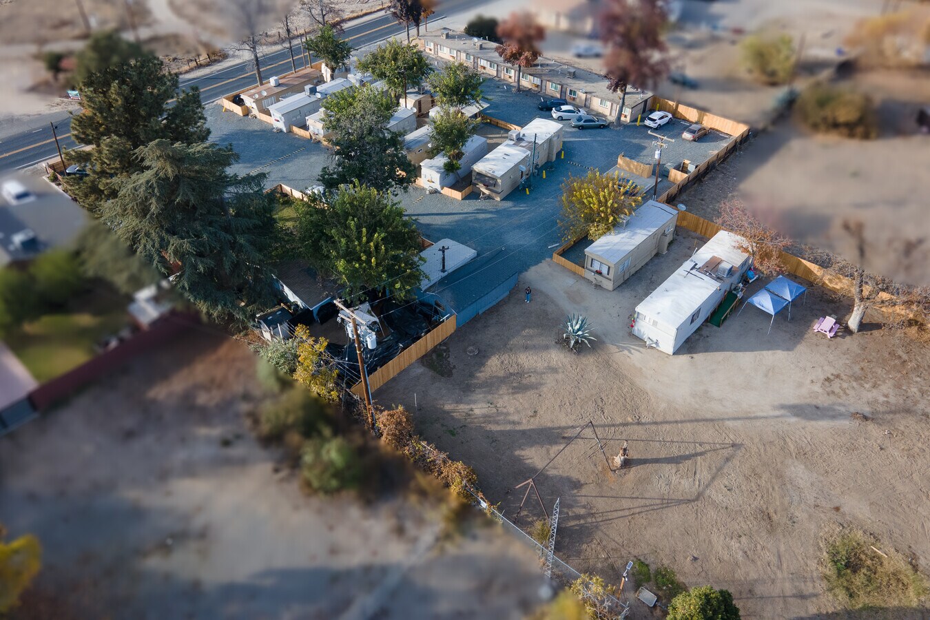 858 S Valencia Blvd, Woodlake, CA 93286 Woodlake Trailer Park