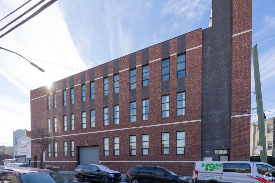 2701 W 15th St, Brooklyn, NY for sale - Building Photo - Image 2 of 5