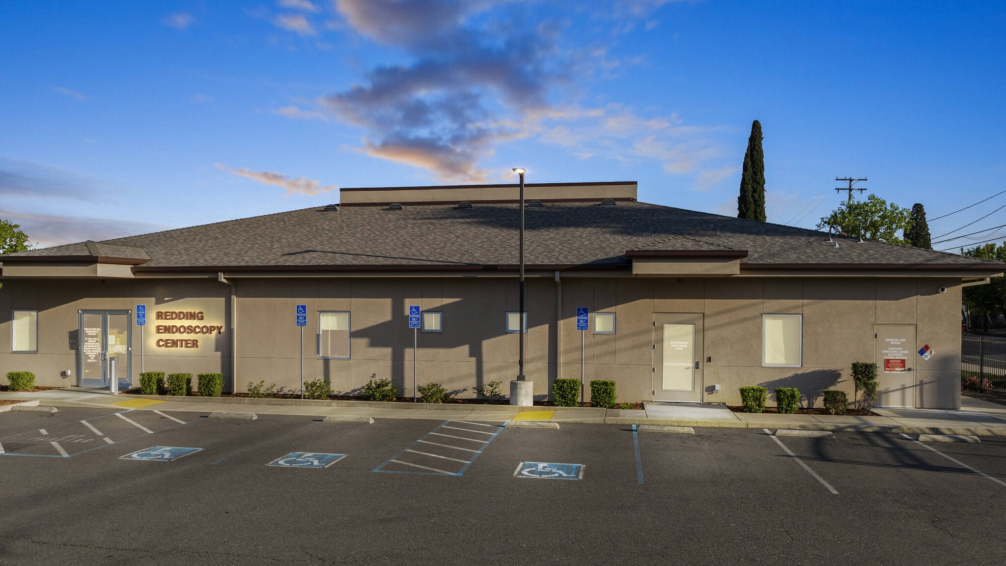 2179 Court St, Redding, CA for sale Primary Photo- Image 1 of 17