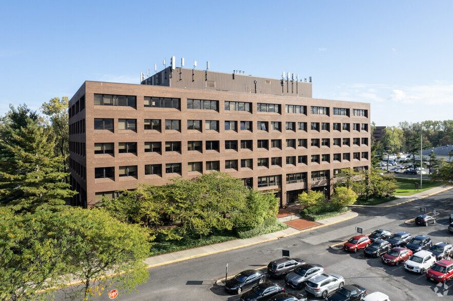 1 University Plz, Hackensack, NJ for lease - Building Photo - Image 1 of 5