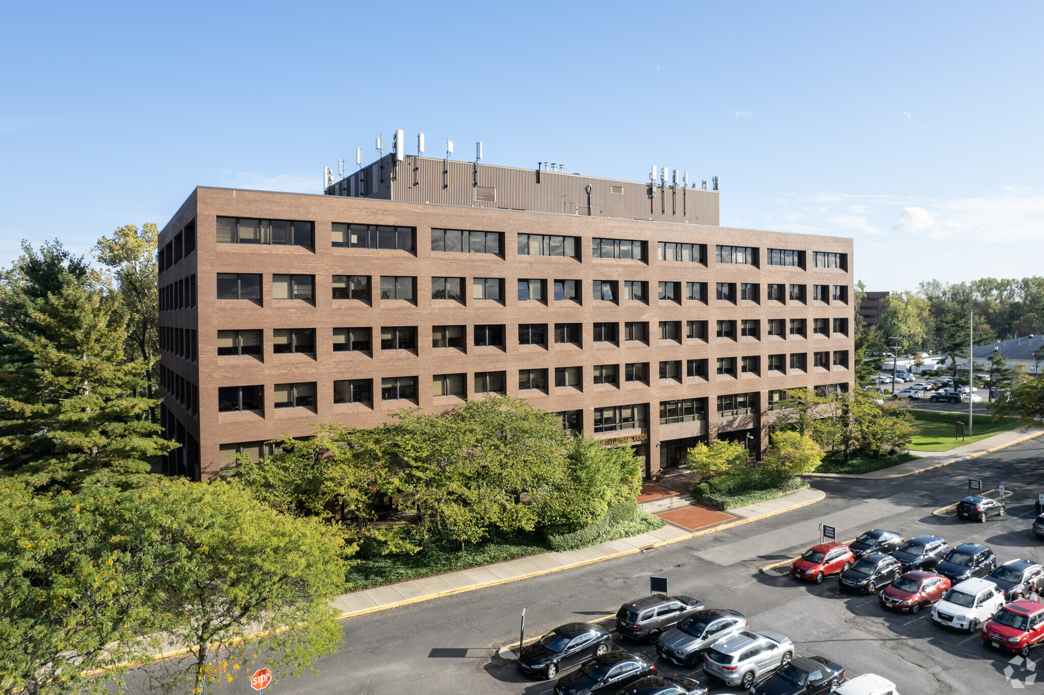 1 University Plz, Hackensack, NJ for lease Building Photo- Image 1 of 6