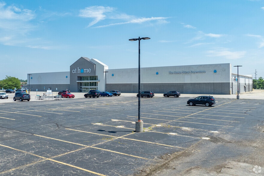 9570 Fields Ertel Rd, Loveland, OH for lease - Primary Photo - Image 1 of 4