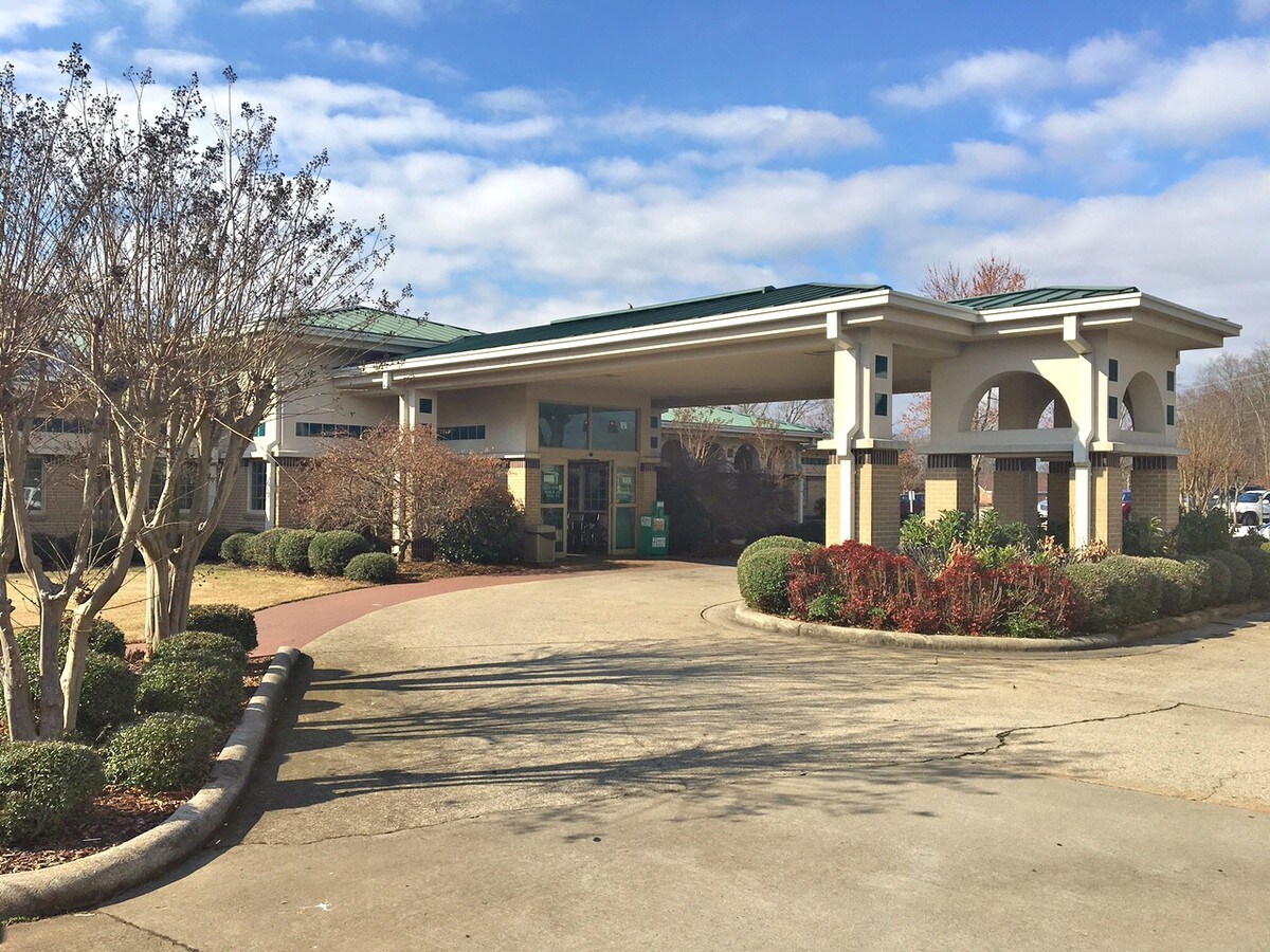 2129 Helton Drive // Exterior Entrance