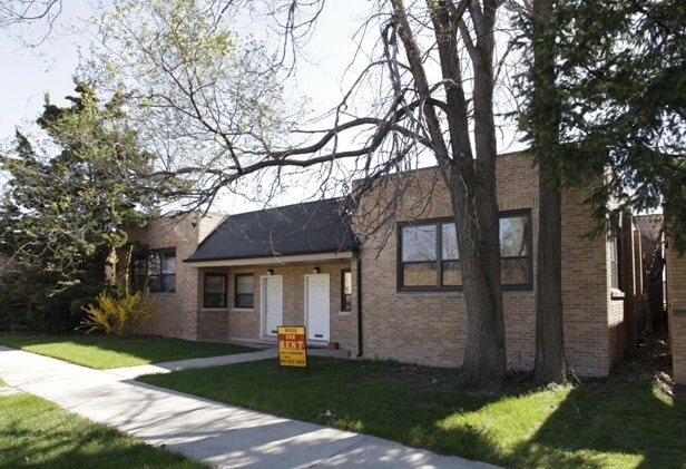 8049-8051 Ridgeway Ave, Skokie, IL for lease Interior Photo- Image 1 of 1