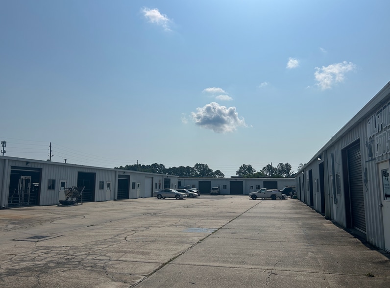 9465 Creosote Rd, Gulfport, MS for lease - Building Photo - Image 2 of 4