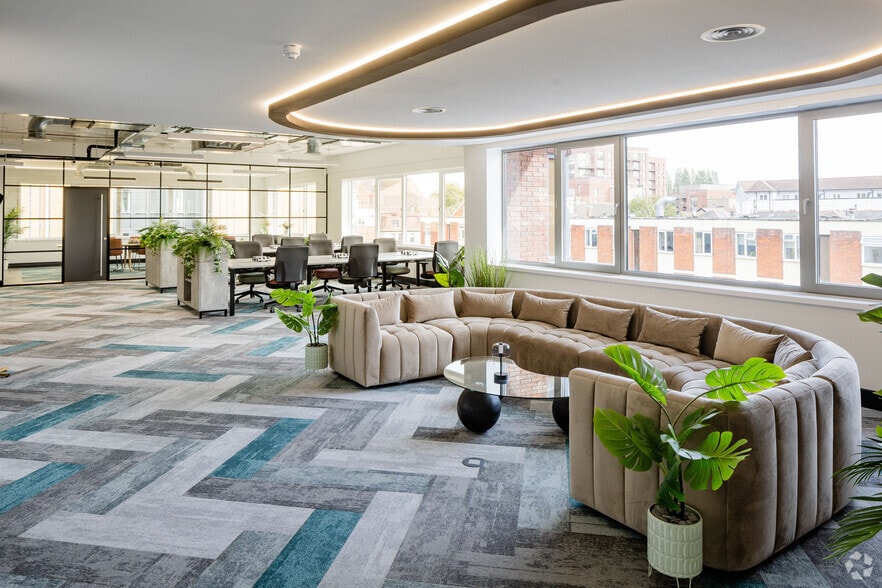 Bridge Ave, Maidenhead for lease - Interior Photo - Image 2 of 26