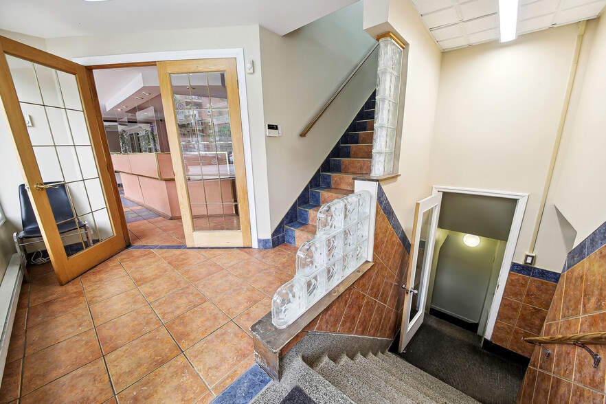 170 Rue Jarry E, Montréal, QC for lease - Lobby - Image 3 of 26