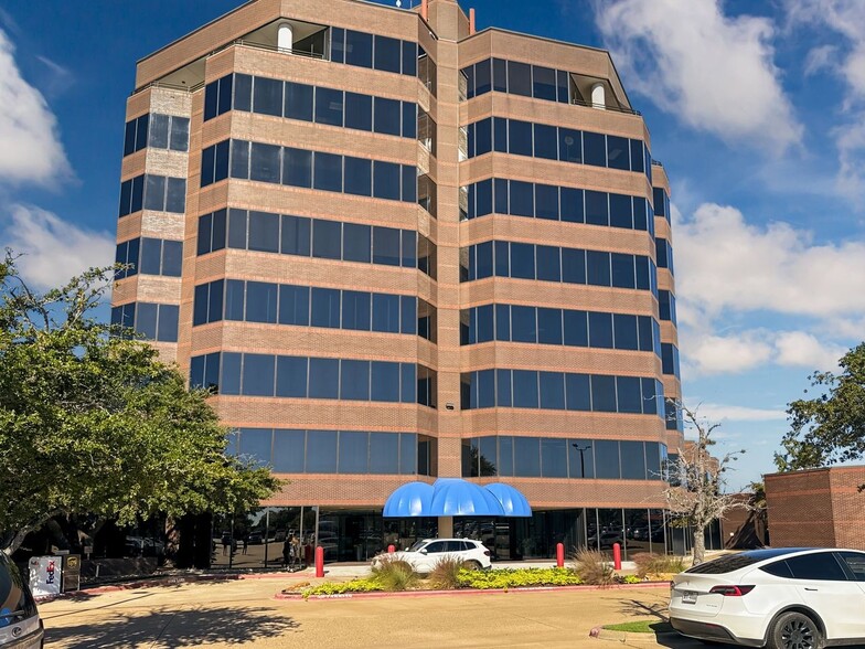 1716 Briarcrest Dr, Bryan, TX for lease - Building Photo - Image 2 of 12