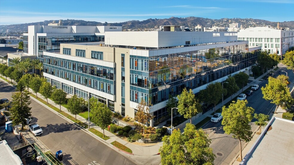 6555 Barton Ave, Los Angeles, CA for lease - Building Photo - Image 2 of 34