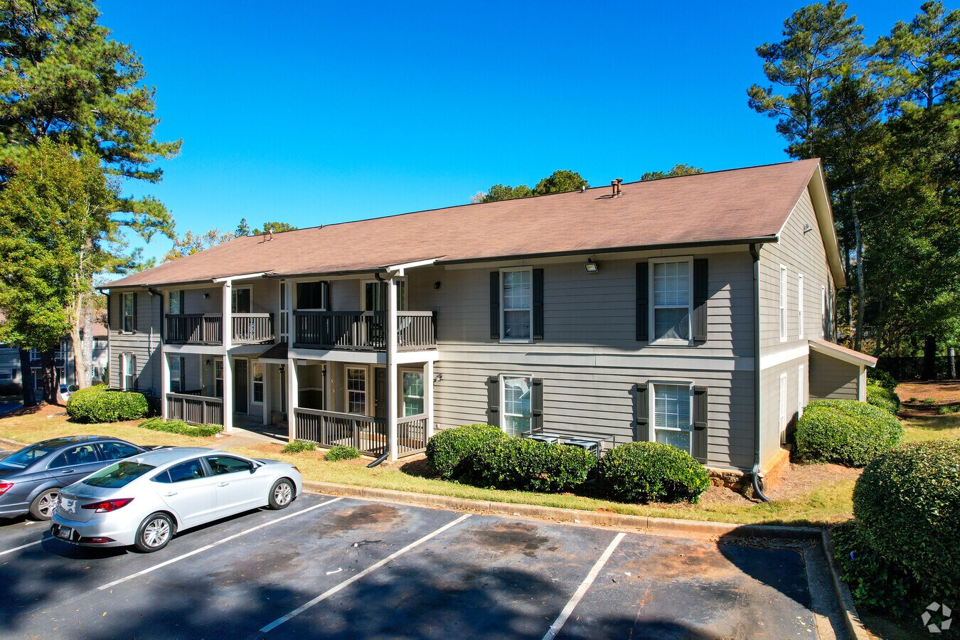 500 Hambrick Rd, Stone Mountain, GA 30083